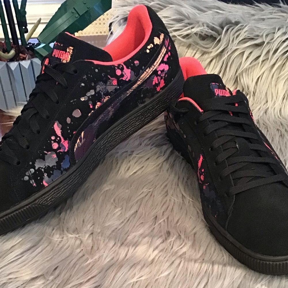 Puma Suede PaintSplatter Sneakers New! Gem